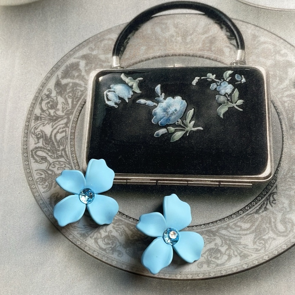 🖤5/$25 Blue Floral crystal flower earrings